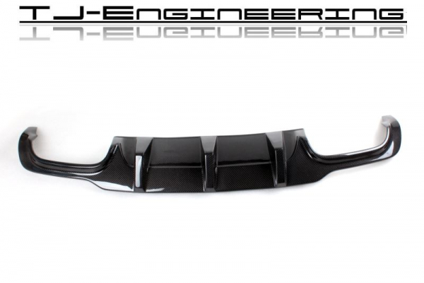 TJE Carbon Heckdiffusor passend für Mercedes C-Klasse W204 C63 für links/rechts Auspuffanlage