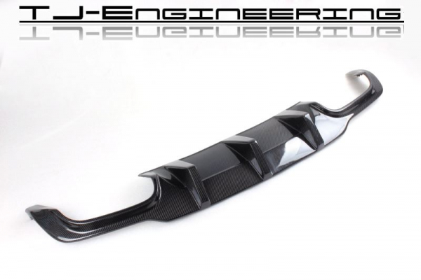 TJE Carbon Heckdiffusor passend für Mercedes C-Klasse W204 C63 für links/rechts Auspuffanlage
